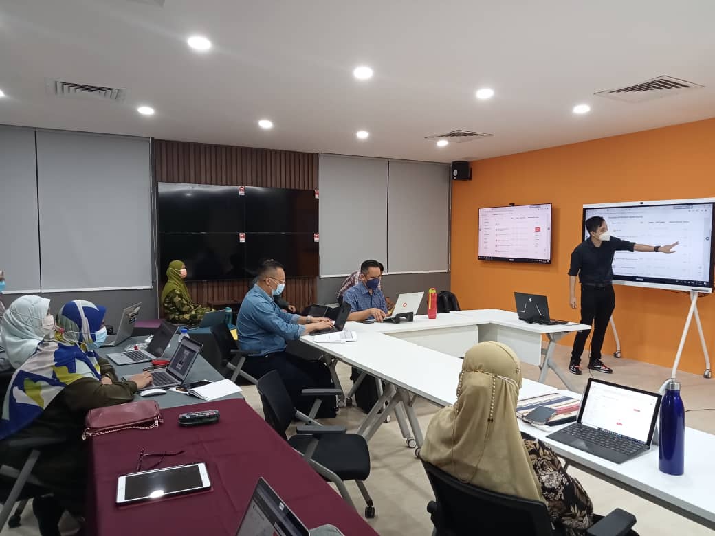 ULearning LMS for Academic Train-the-Trainer Program for UTM & UTHM, Malaysia